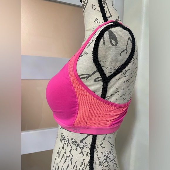 ❤️ Victorias Secret reflective Sports bra SZ 36 C - Picture 3 of 7